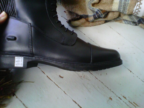 ff field boot.jpg