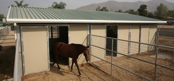 corrals-fancy-01-corrals.jpg