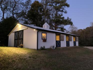 Barn at night.JPG
